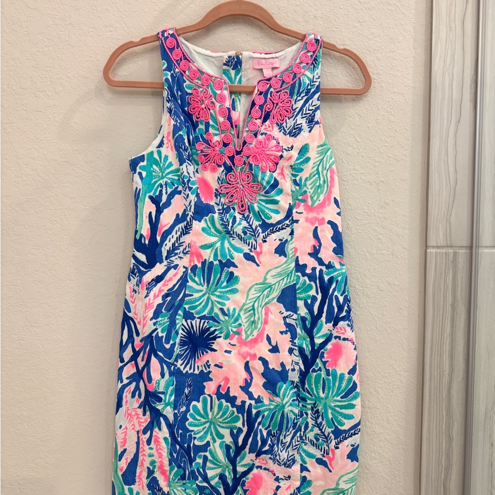 Lilly Pulitzer Sleeveless Coral-Print Shift Dress in Pink, Blue & Green